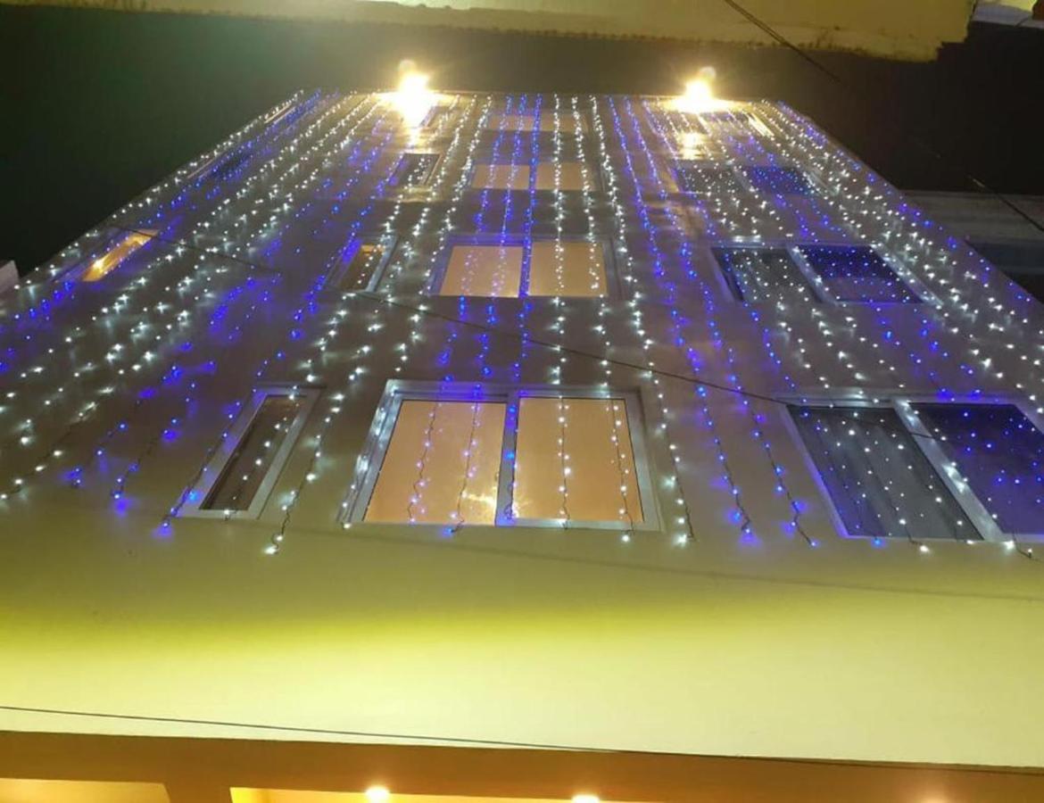 Hotel Artika Inn Waranasi Zewnętrze zdjęcie
