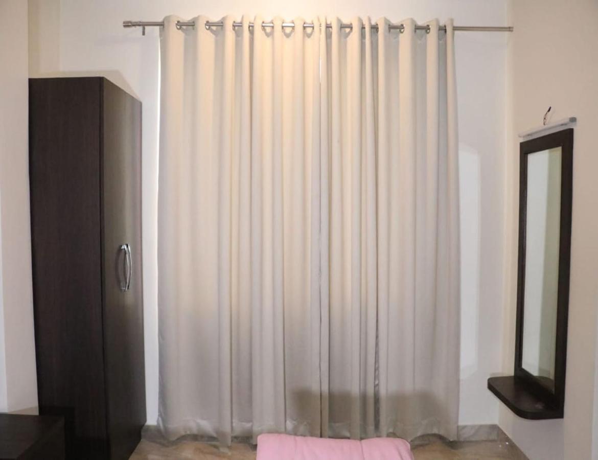 Hotel Artika Inn Waranasi Zewnętrze zdjęcie