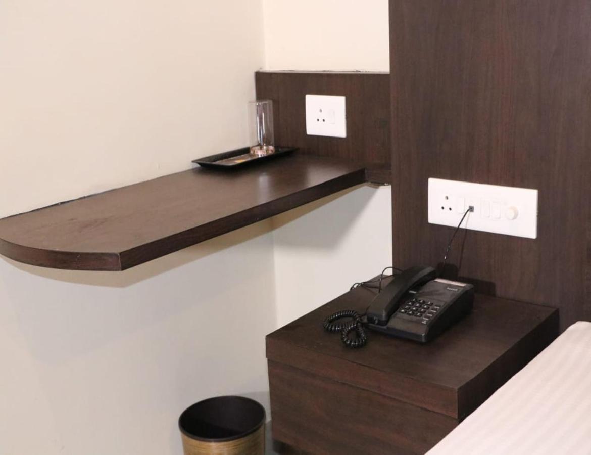 Hotel Artika Inn Waranasi Zewnętrze zdjęcie