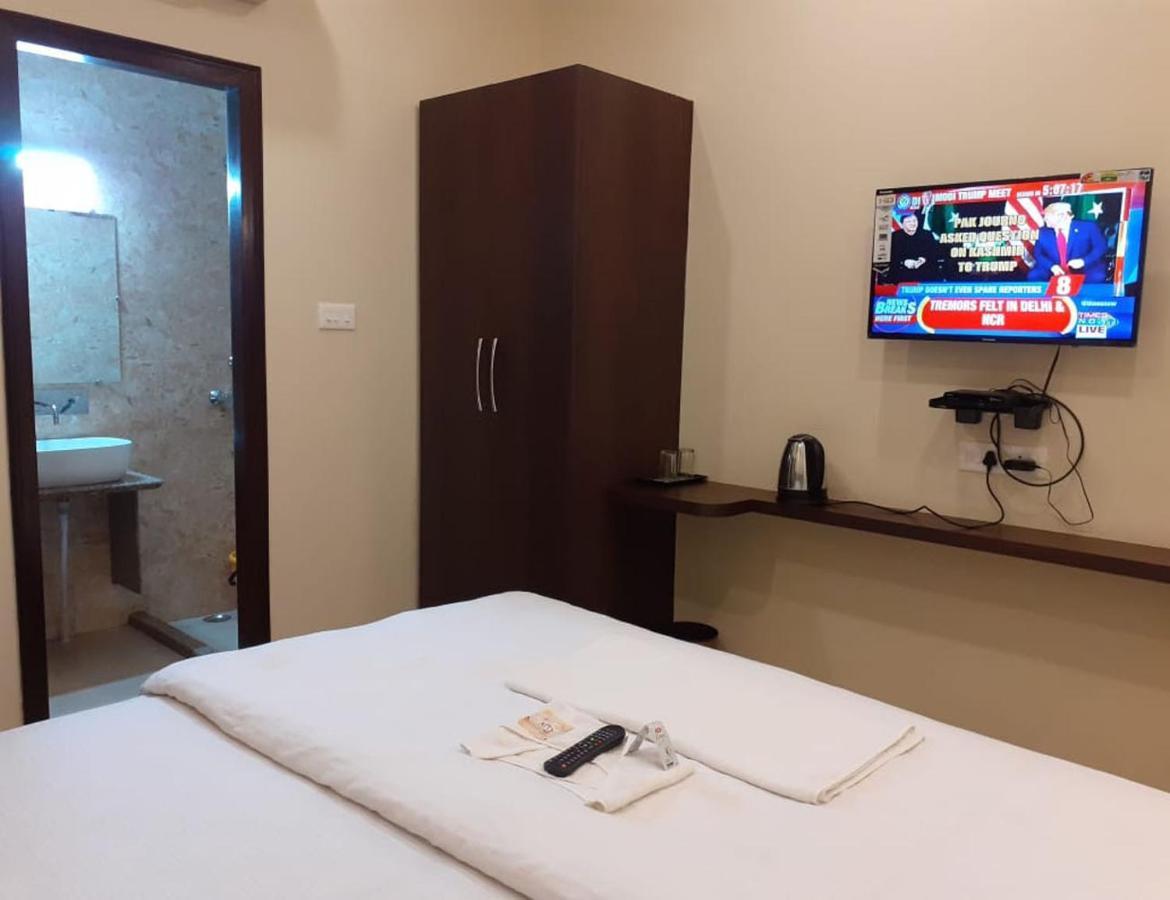 Hotel Artika Inn Waranasi Zewnętrze zdjęcie